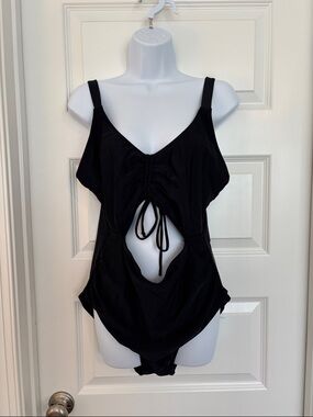 Black Ruched Front Cutout One-Piece Swimsuit